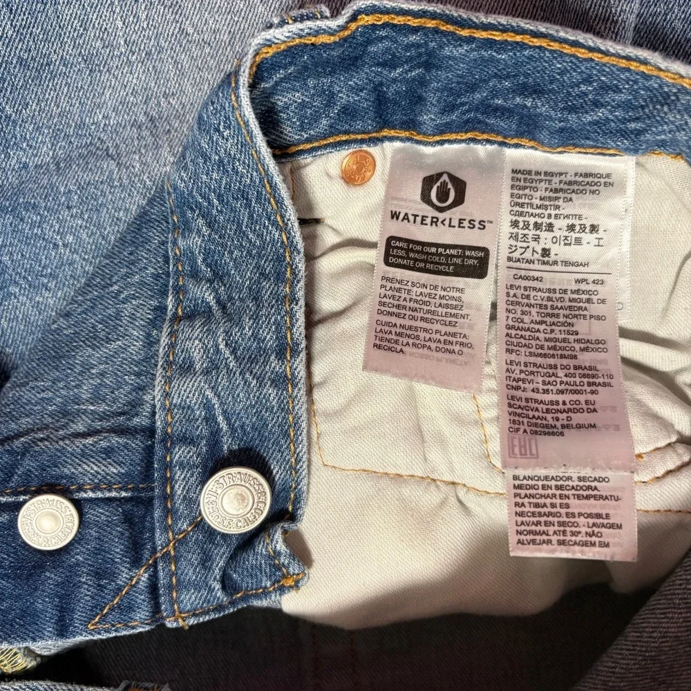 Levi's 501 Denim Jean‎ Shorts Mens 42 Blue Distressed Button Fly Bermuda Jorts